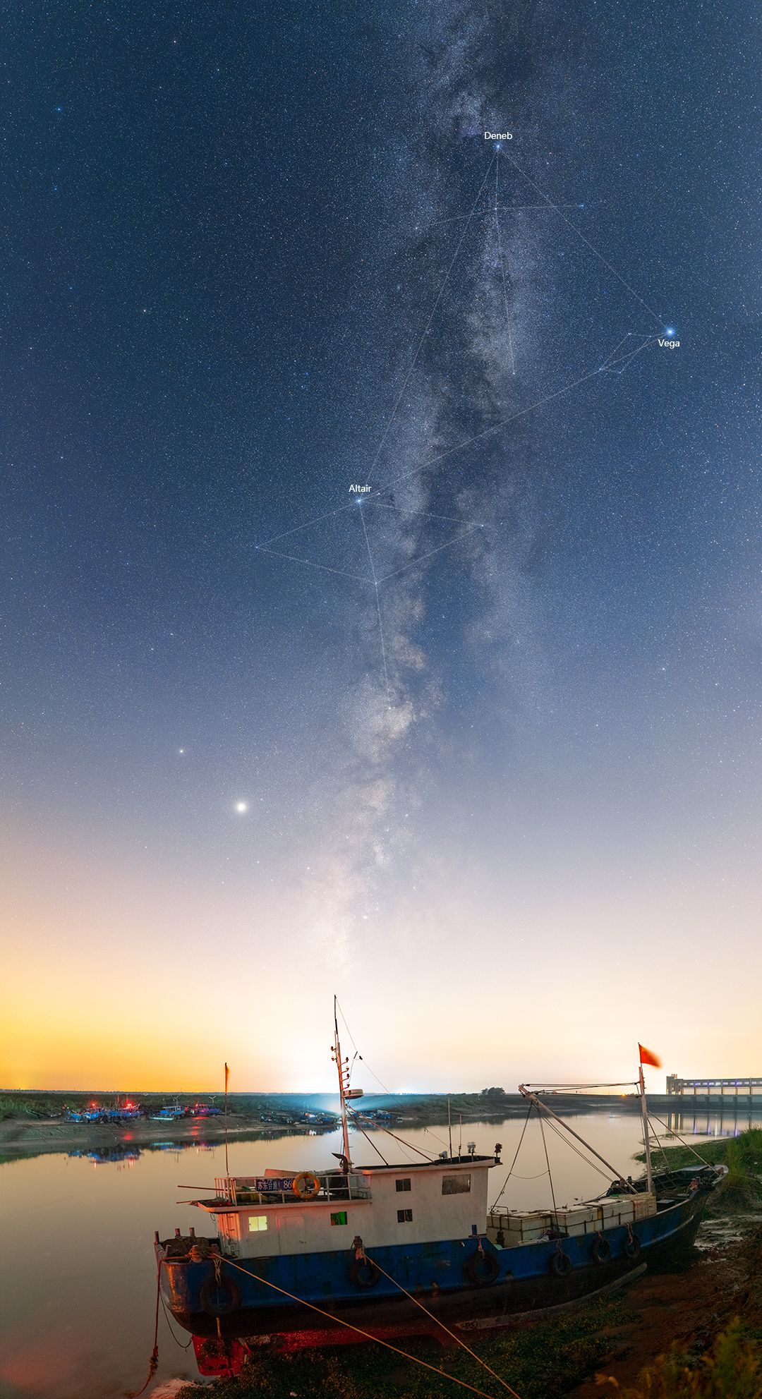 夏季银河的尾巴